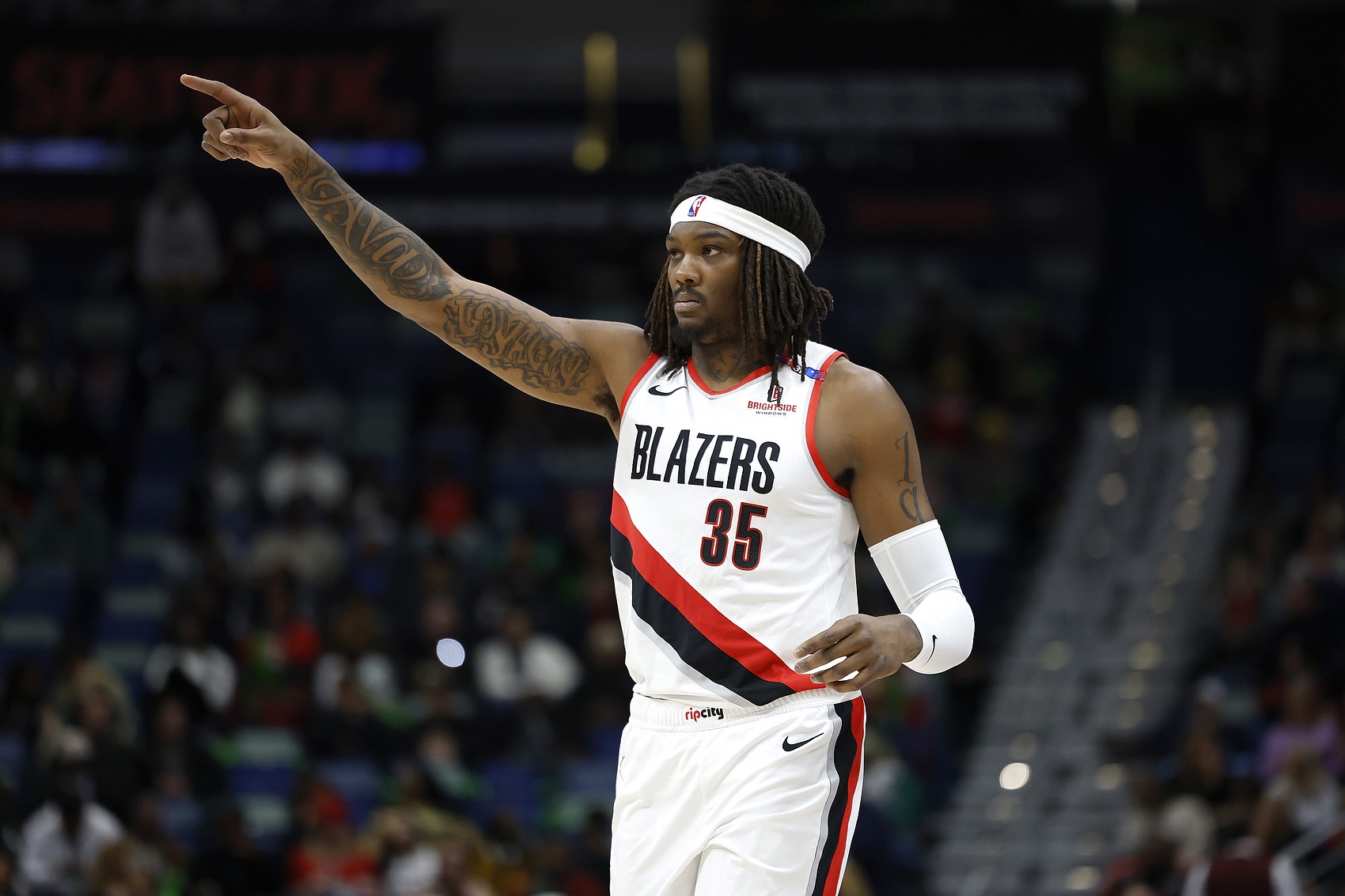 开云下载-记者：开拓者这边罗威是最可能被交易的 亨德森有进步就不会动