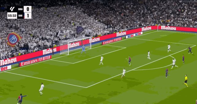 1729978865573012546.gif 0-2莱万.gif